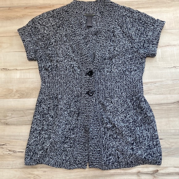 Kenneth Cole Reaction Womens L Short Sleeve Cardigan. Black and White Knit. - Picture 7 of 9